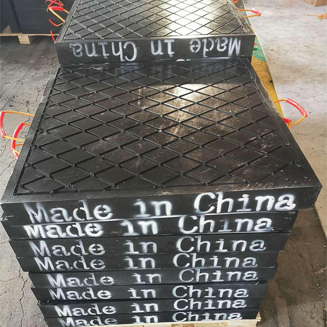 Crane outrigger pads